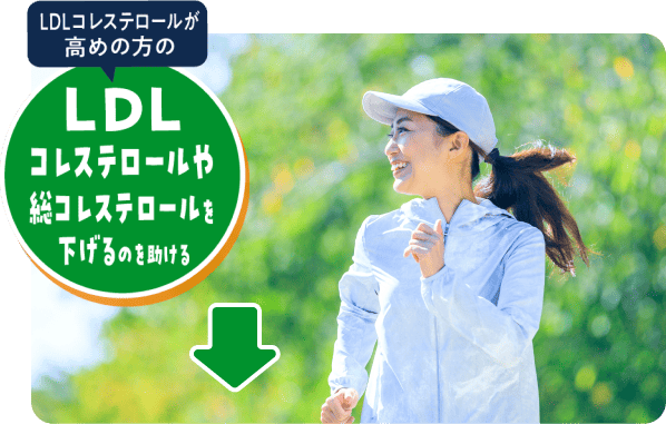 ランニングする女性の写真